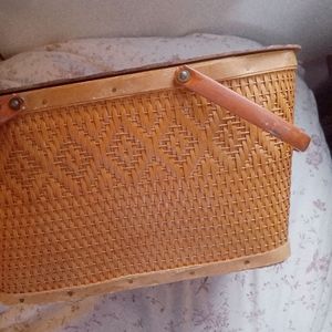 Vtg Picnic Basket